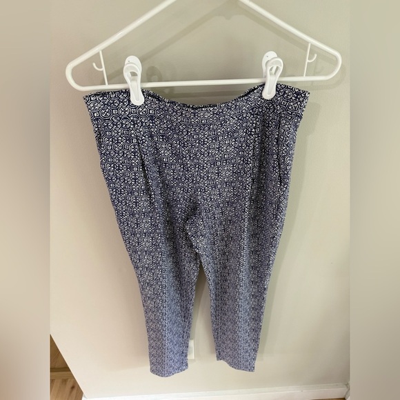 J. McLaughlin Navy Blue/White Patterned Pants - Size Small - Picture 9 of 10